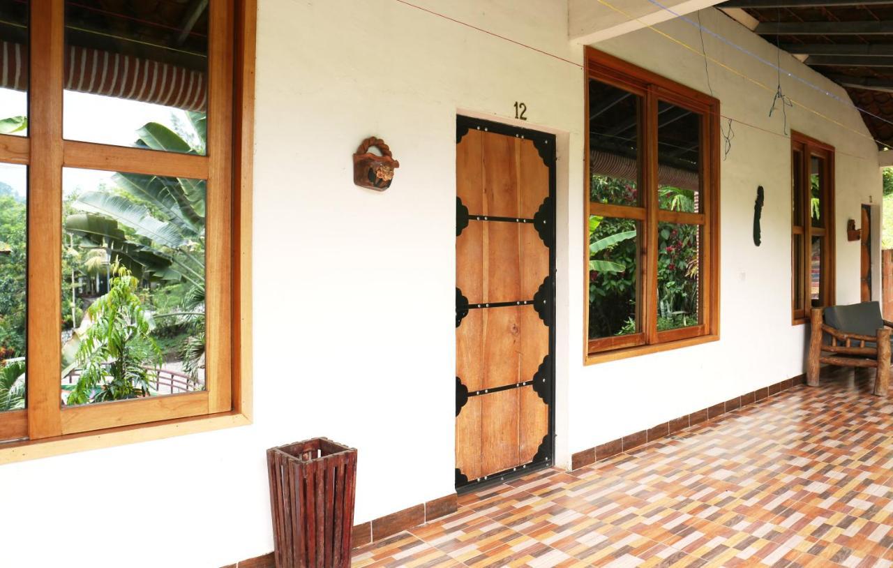 Vinas Hotel Lanquin Exterior photo