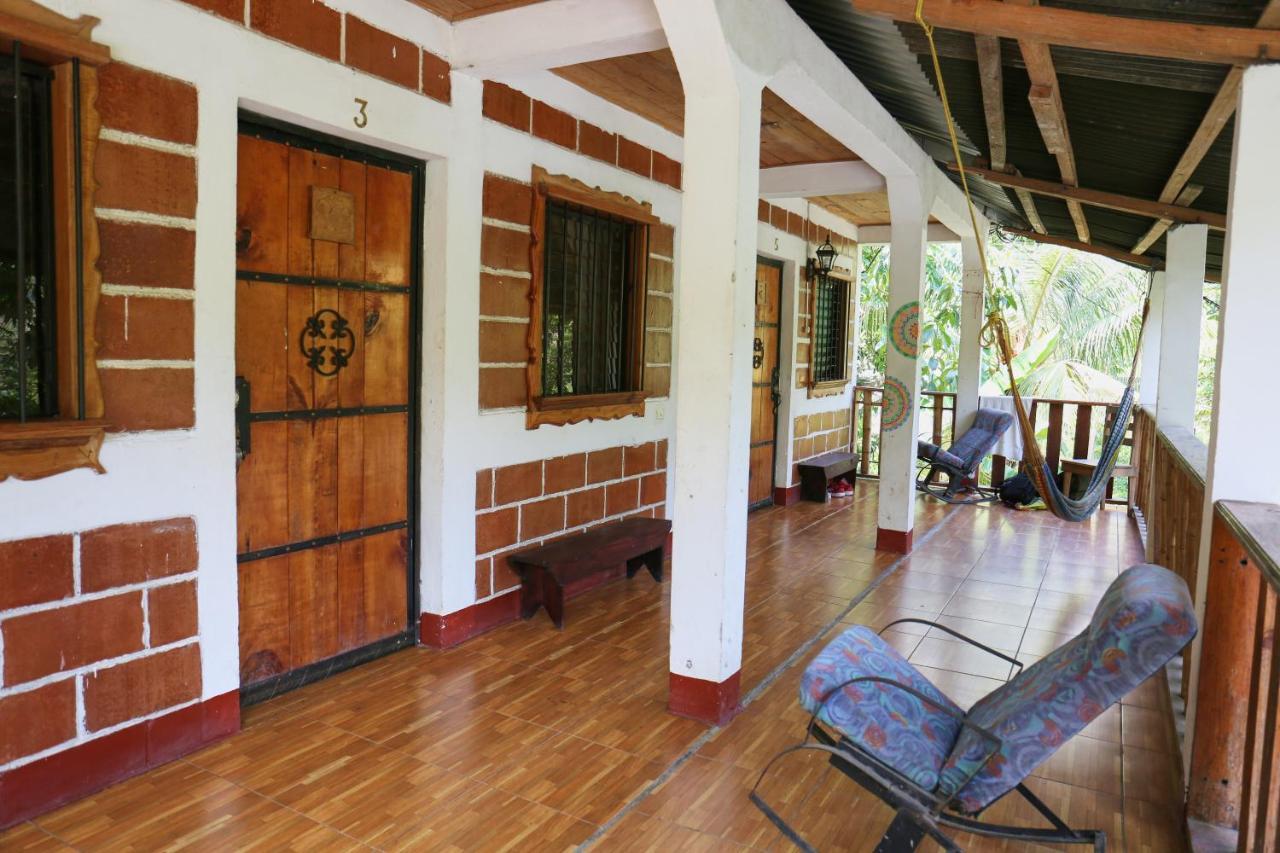 Vinas Hotel Lanquin Exterior photo