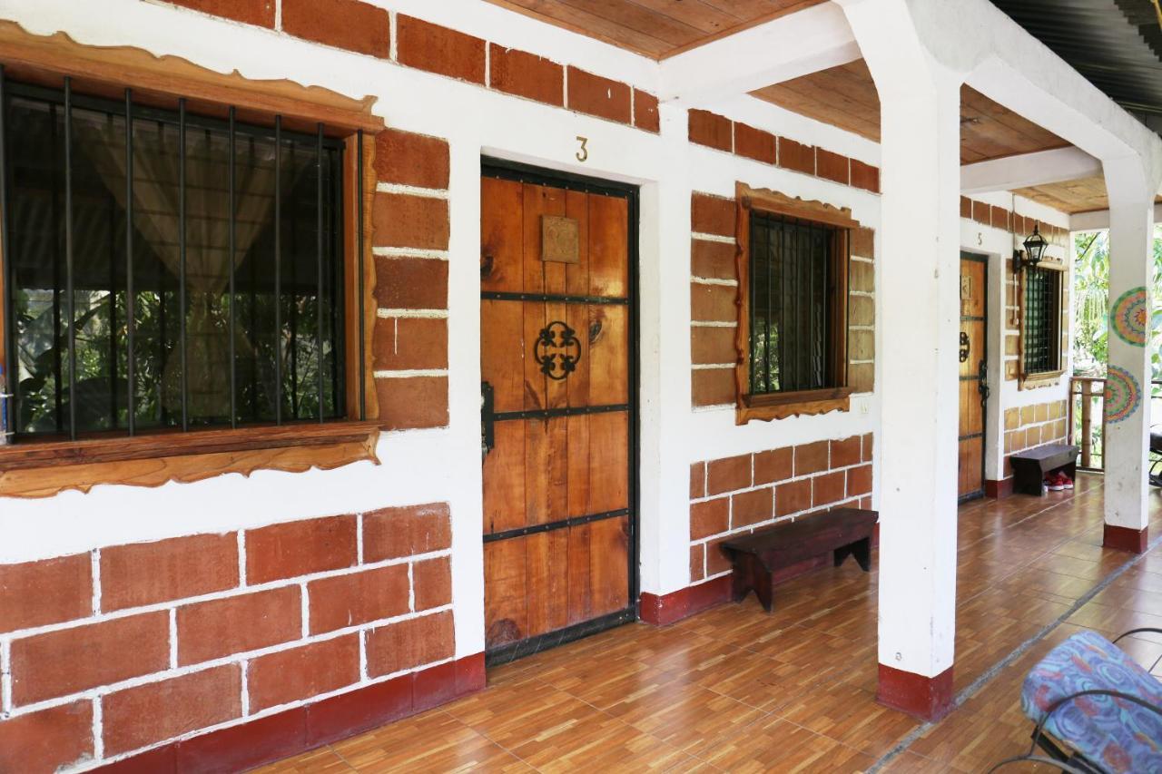 Vinas Hotel Lanquin Exterior photo