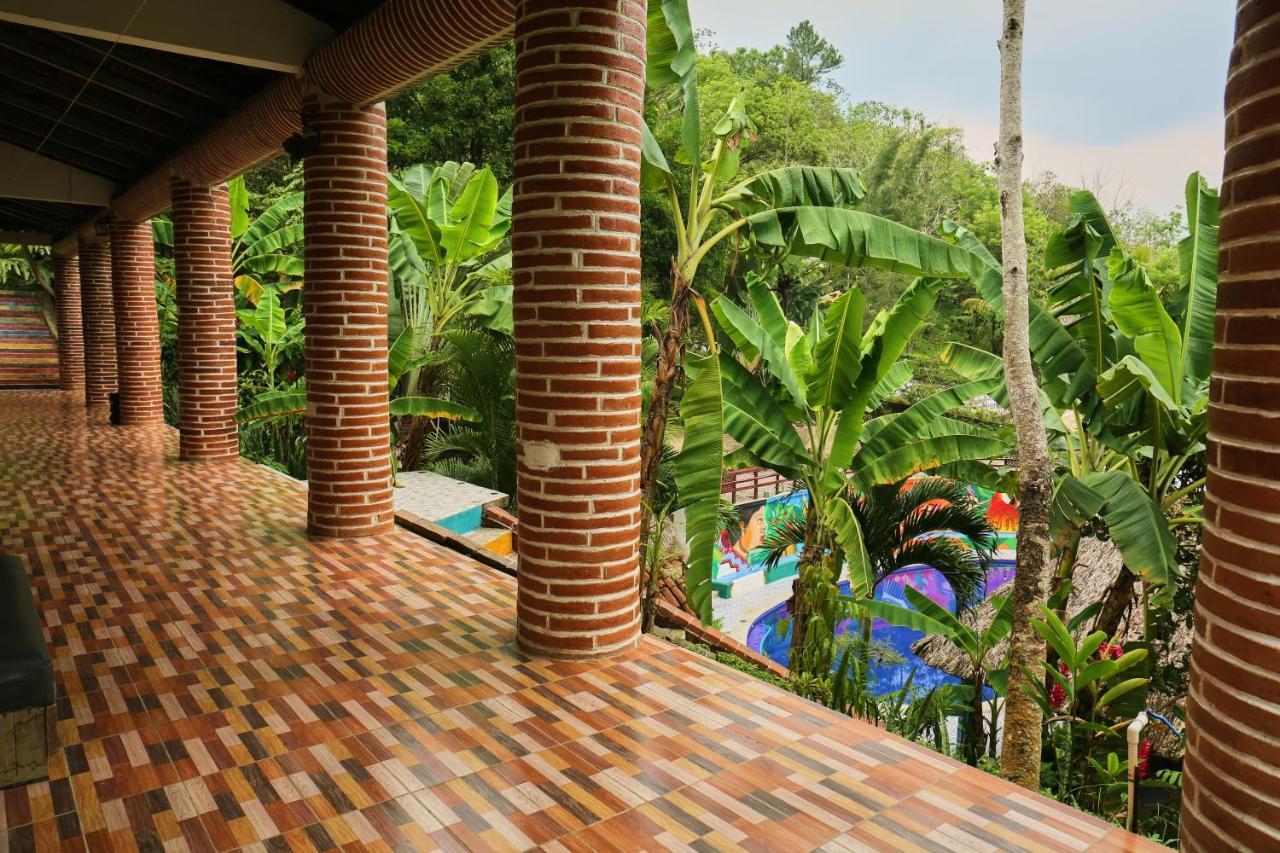 Vinas Hotel Lanquin Exterior photo