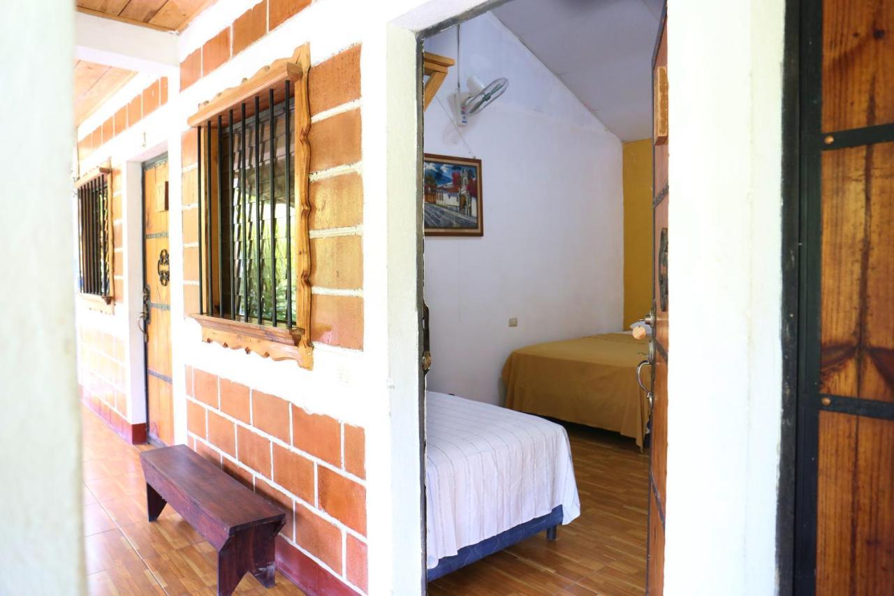 Vinas Hotel Lanquin Exterior photo