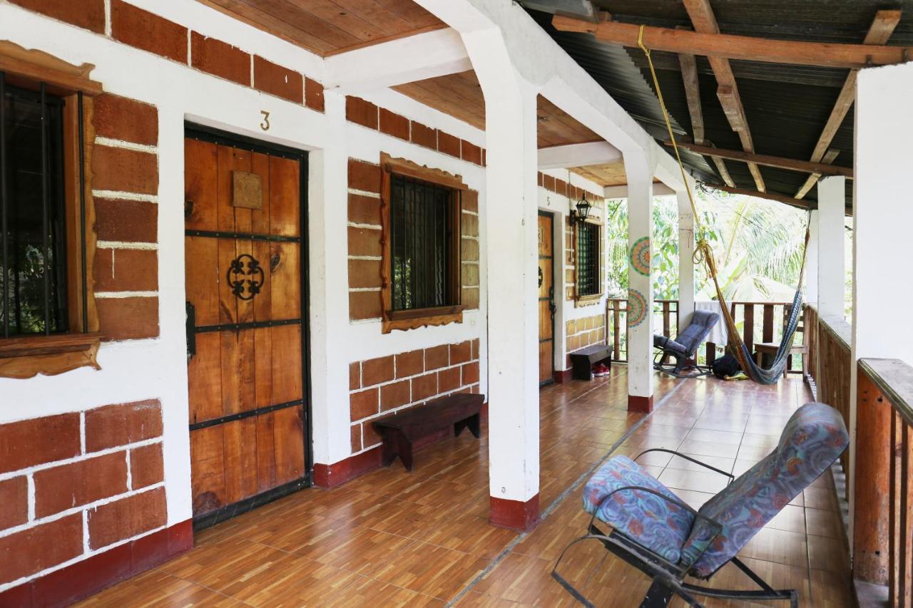Vinas Hotel Lanquin Exterior photo