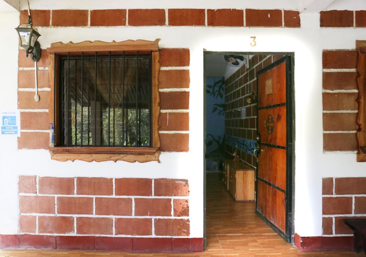 Vinas Hotel Lanquin Exterior photo