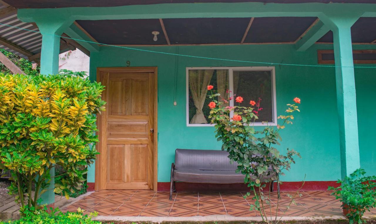 Vinas Hotel Lanquin Exterior photo