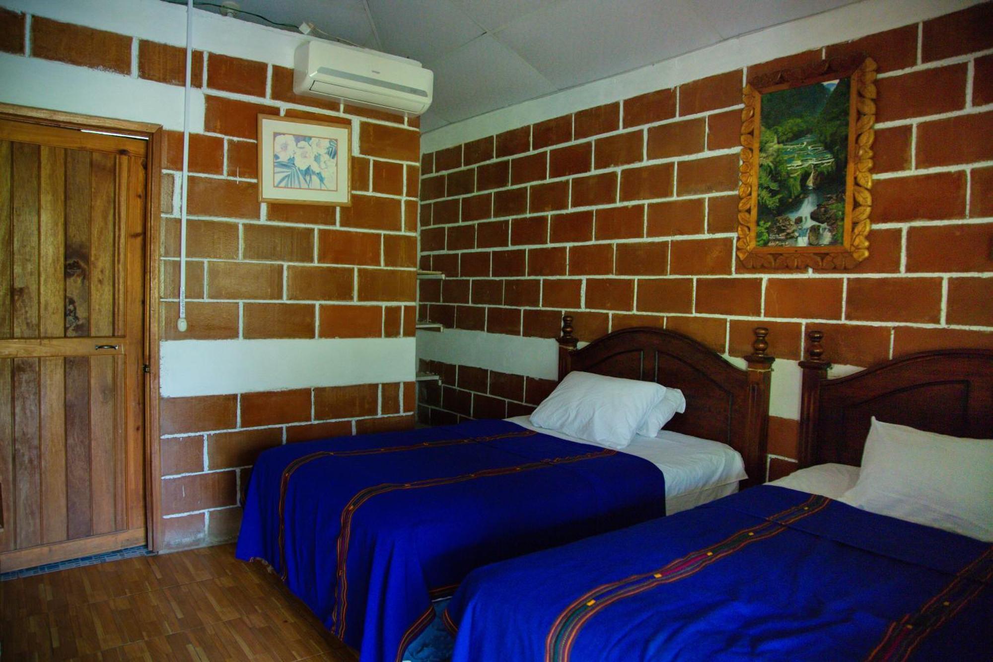 Vinas Hotel Lanquin Exterior photo