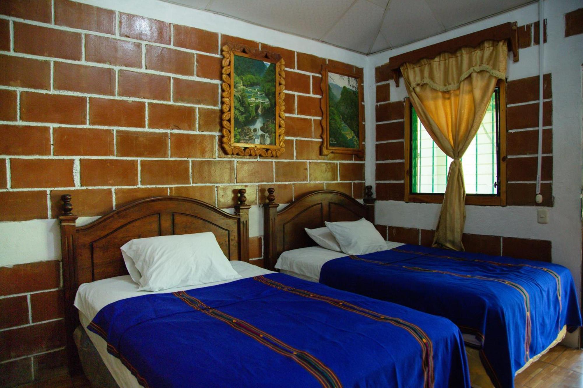 Vinas Hotel Lanquin Exterior photo
