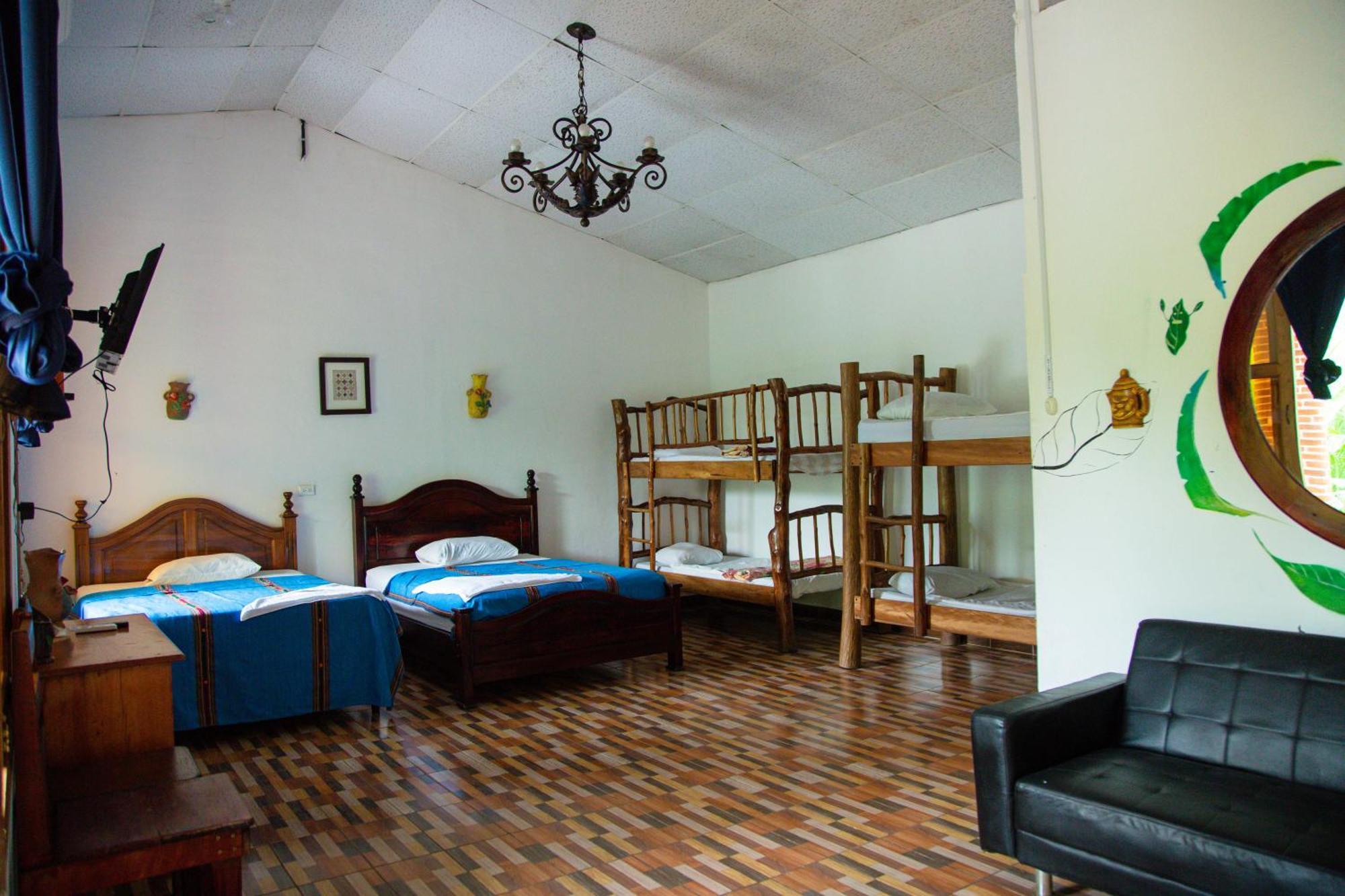 Vinas Hotel Lanquin Exterior photo