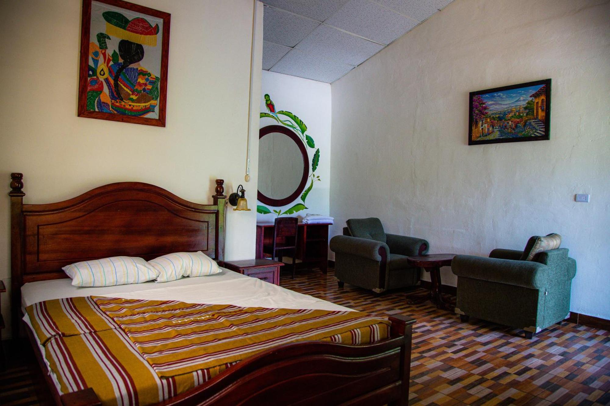 Vinas Hotel Lanquin Exterior photo