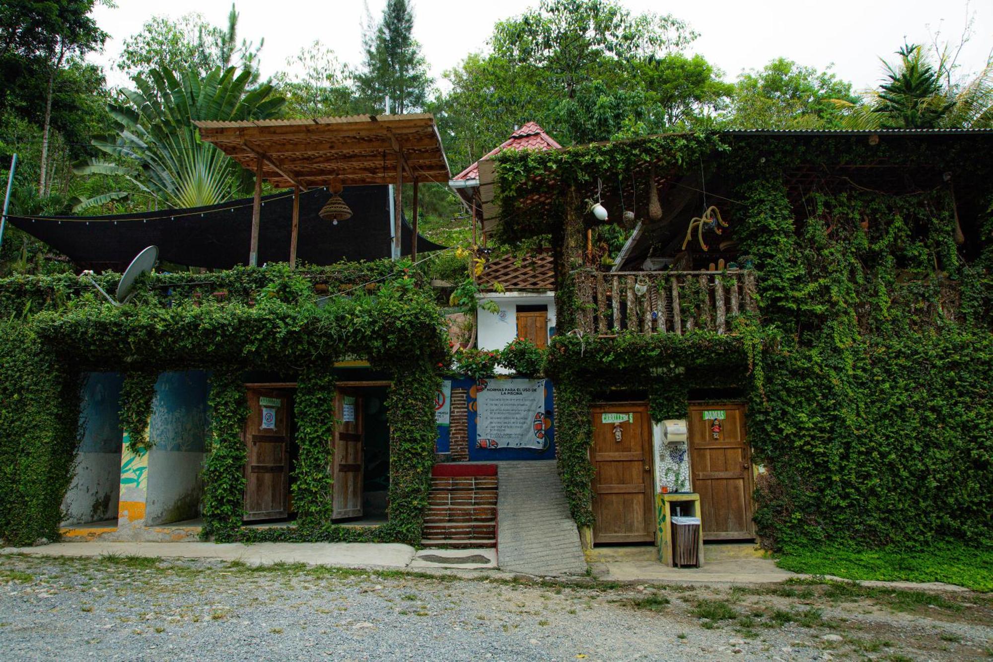 Vinas Hotel Lanquin Exterior photo