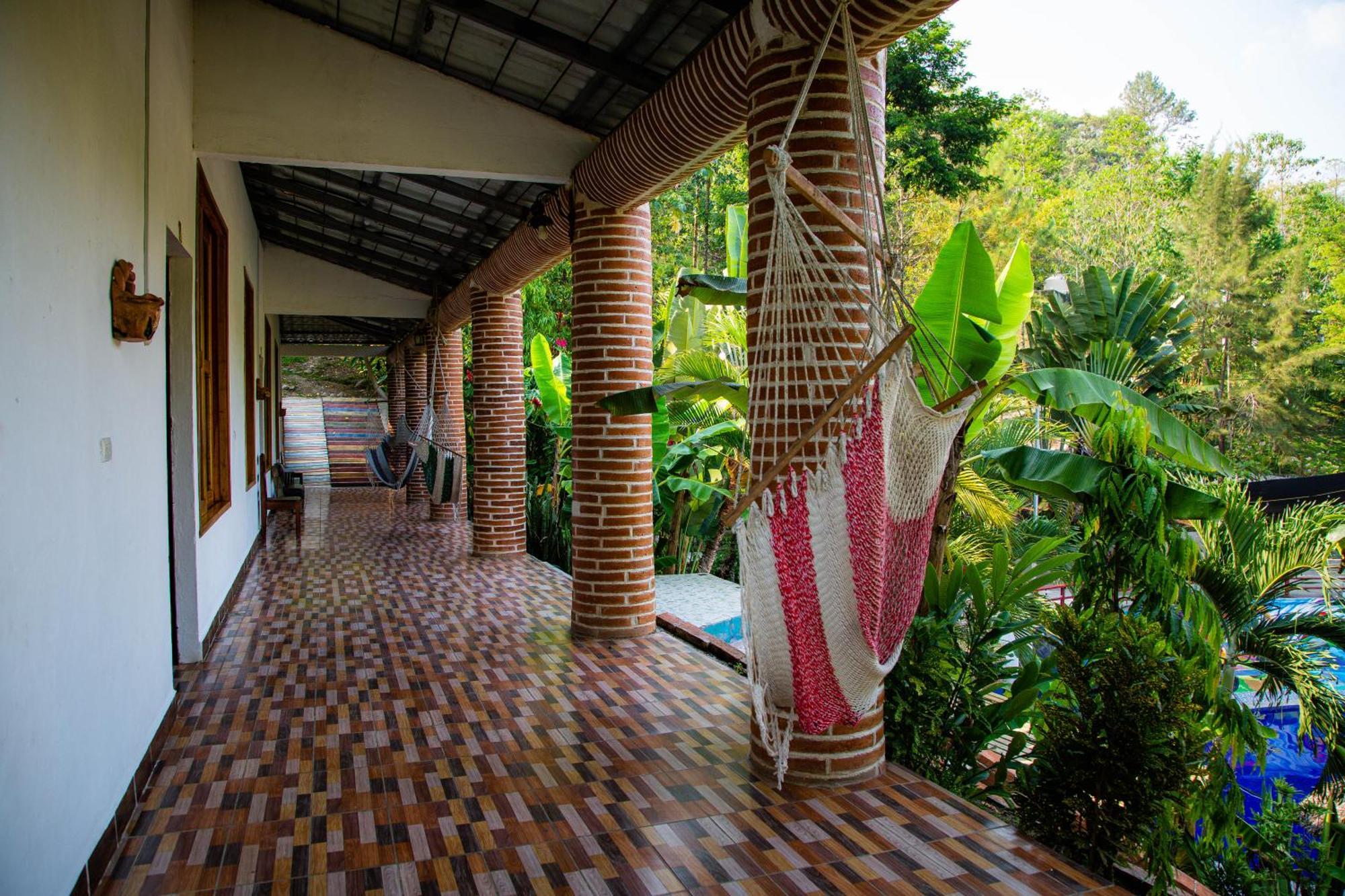 Vinas Hotel Lanquin Exterior photo