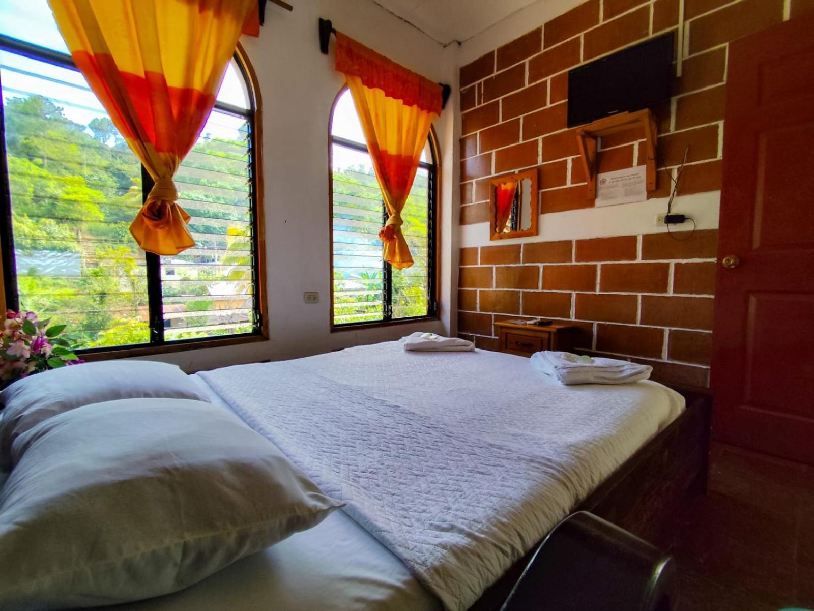 Vinas Hotel Lanquin Room photo